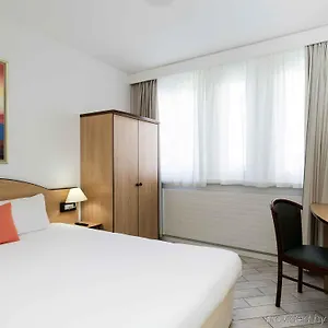 2* Hotel Centre